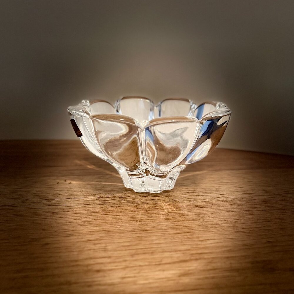 Mikasa Zinnia Clear Crystal Round Footed Petal 6" Bowl Made in Austria